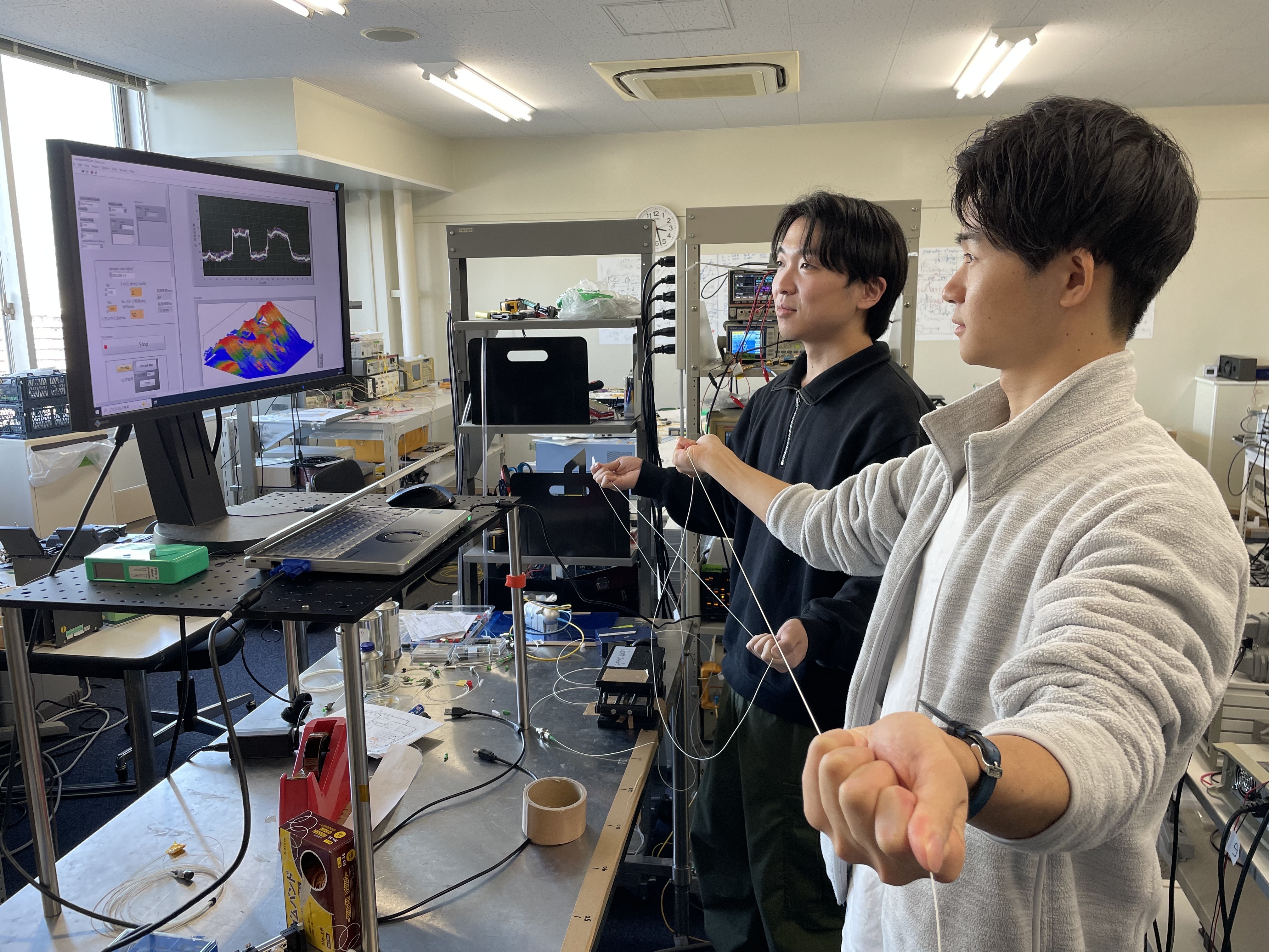 写真2(実験中の様子).jpg